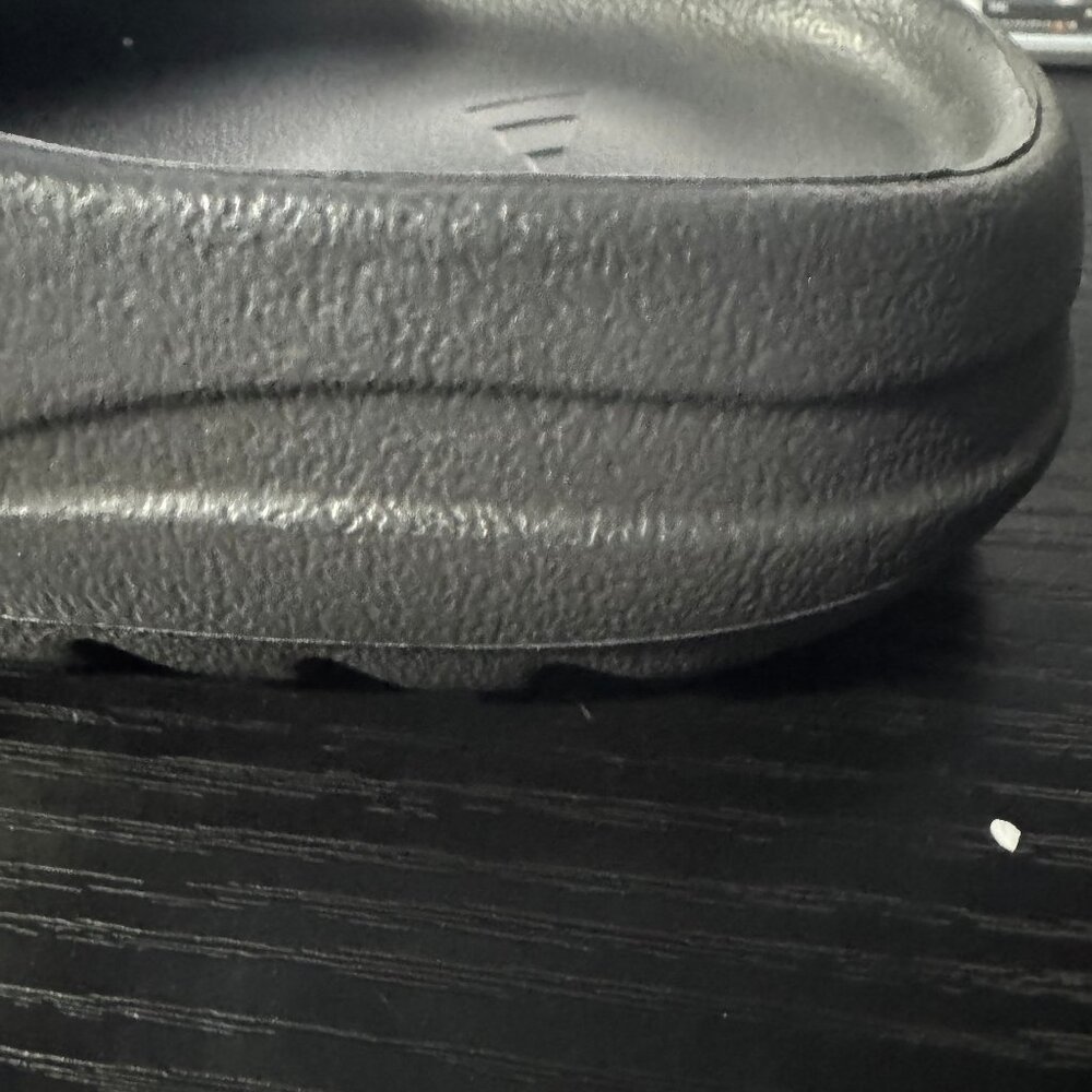 Adidas Yeezy Slide Onyx  Brand New (No Box) - Picture 4 of 4